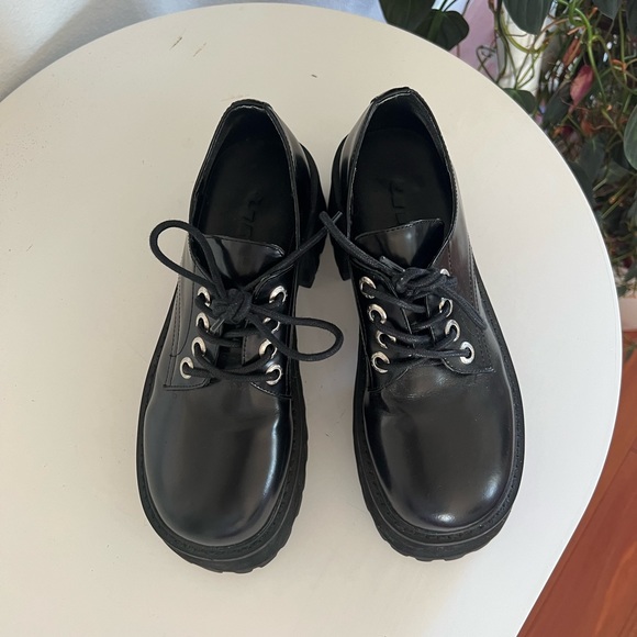 ❌SOLD❌UNIF Excuse Platform Loafers - Picture 7 of 13